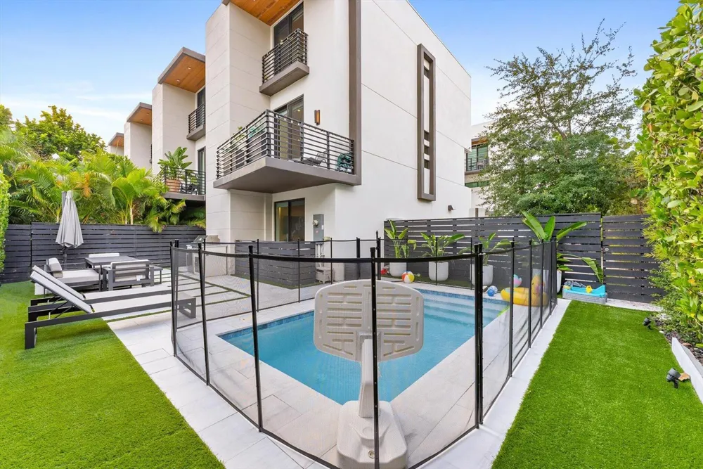 1048 Victoria Park Road Fort Lauderdale, FL 33304