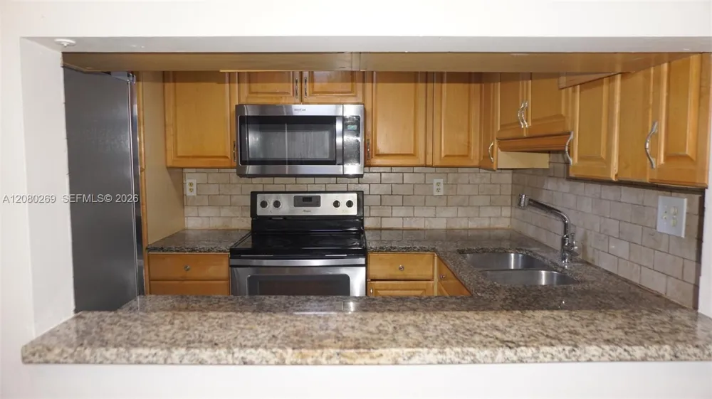 995 SW 84th Ave #218 Miami, FL 33144