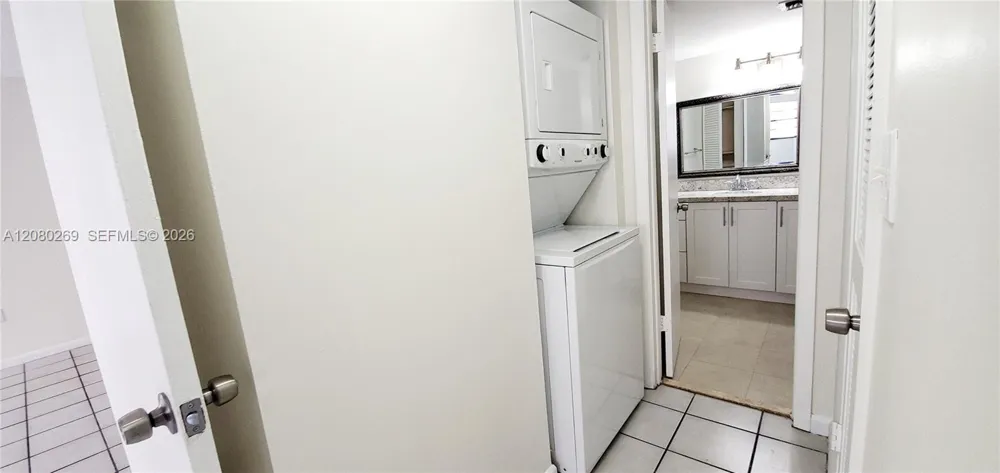 995 SW 84th Ave #218 Miami, FL 33144