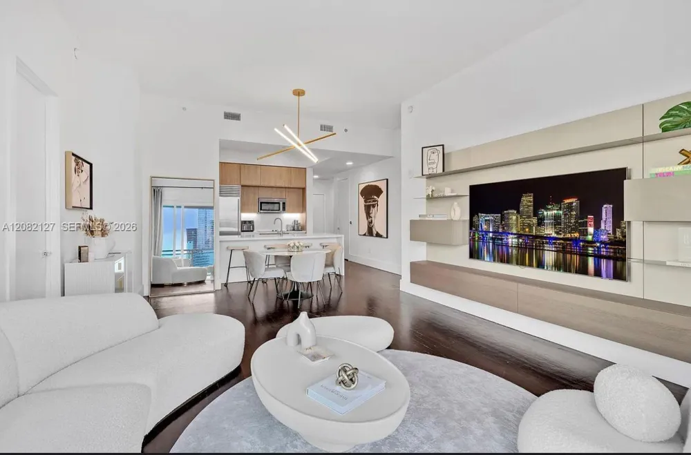 951 Brickell Ave #4111 Miami, FL 33131