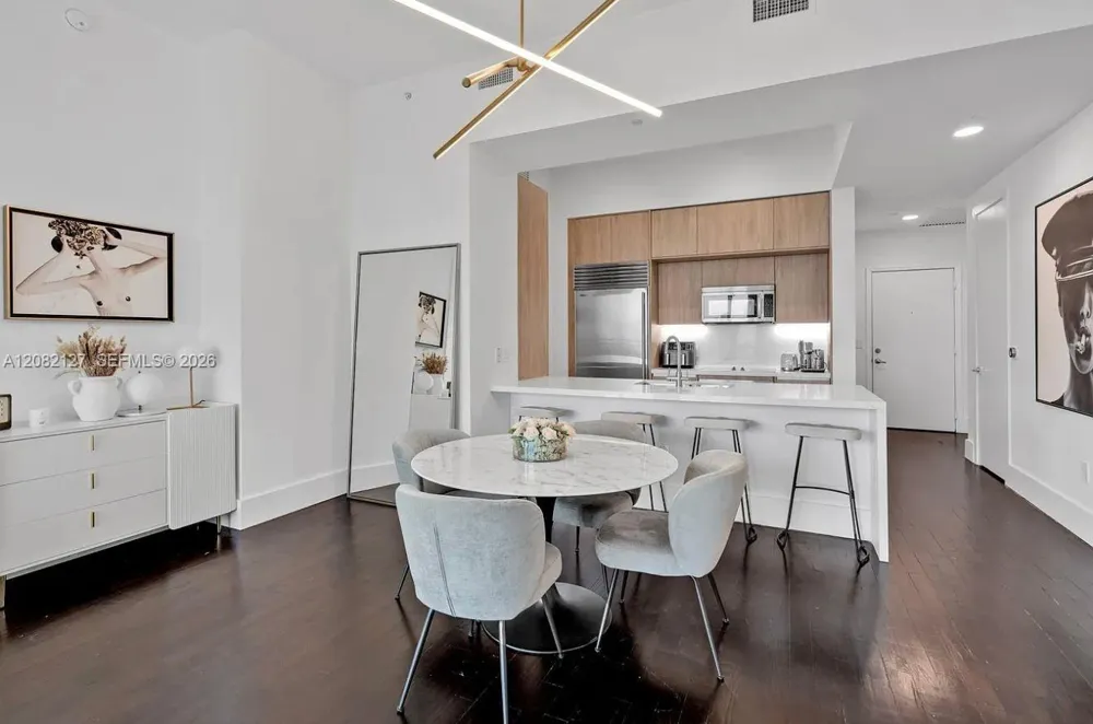 951 Brickell Ave #4111 Miami, FL 33131
