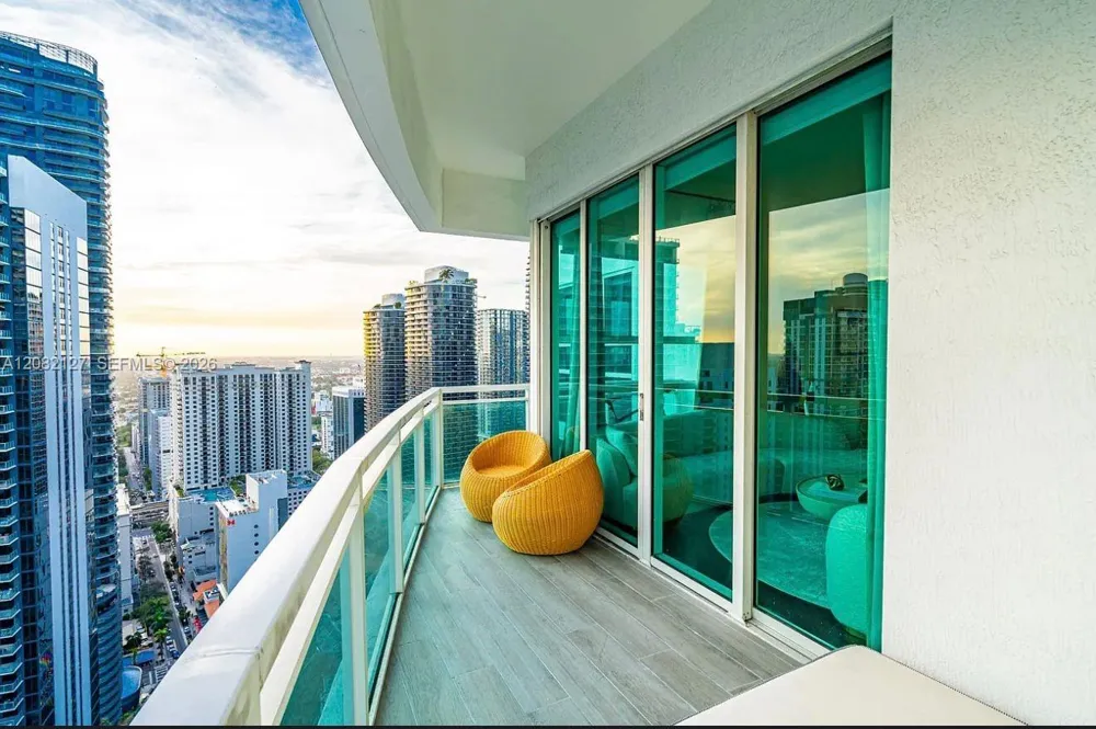 951 Brickell Ave #4111 Miami, FL 33131