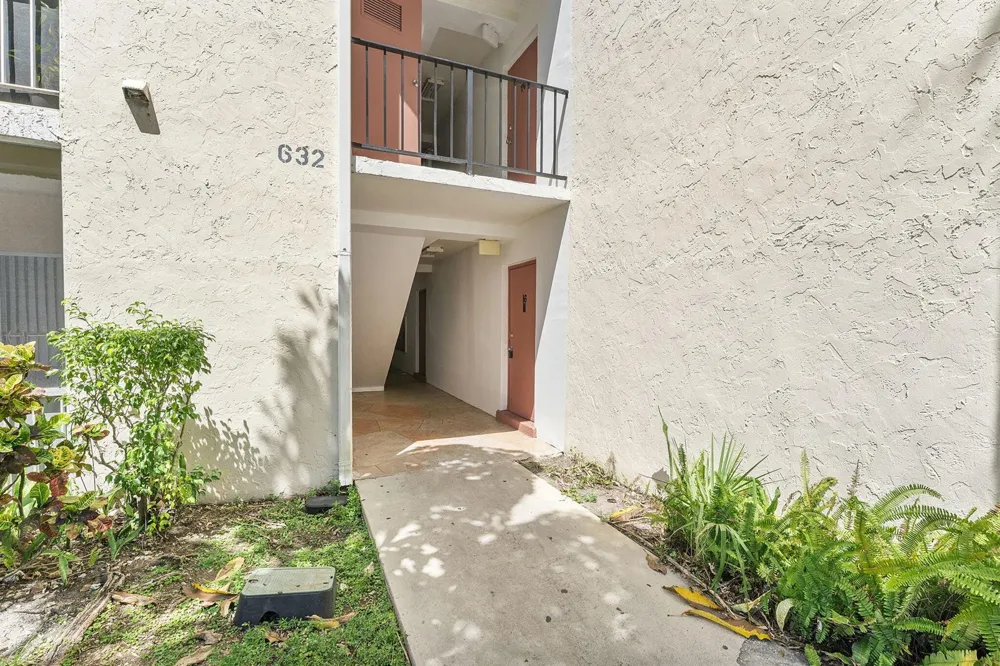 632 NW 13th Street #16 Boca Raton, FL 33486