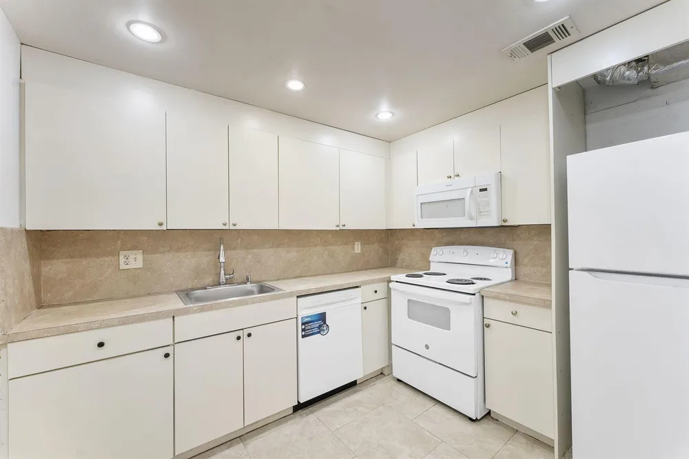 632 NW 13th Street #16 Boca Raton, FL 33486