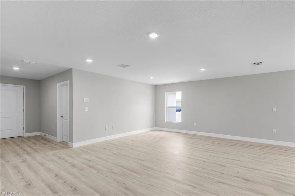 337 Woodburn Drive Lehigh Acres, FL 33972