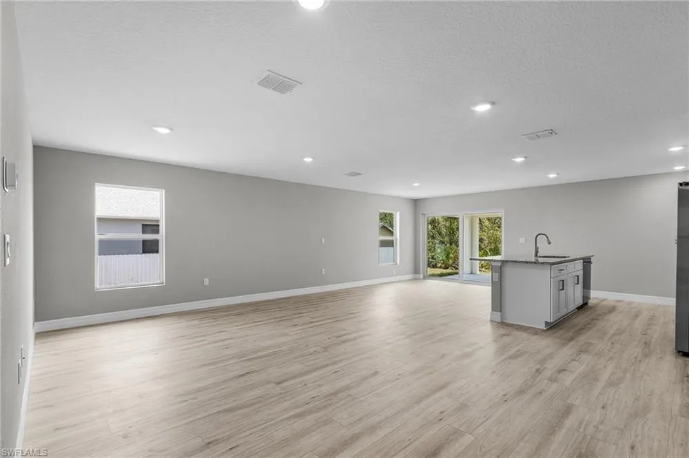 337 Woodburn Drive Lehigh Acres, FL 33972