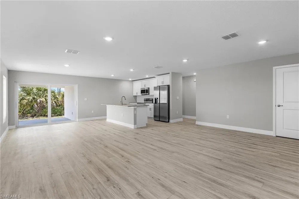 337 Woodburn Drive Lehigh Acres, FL 33972