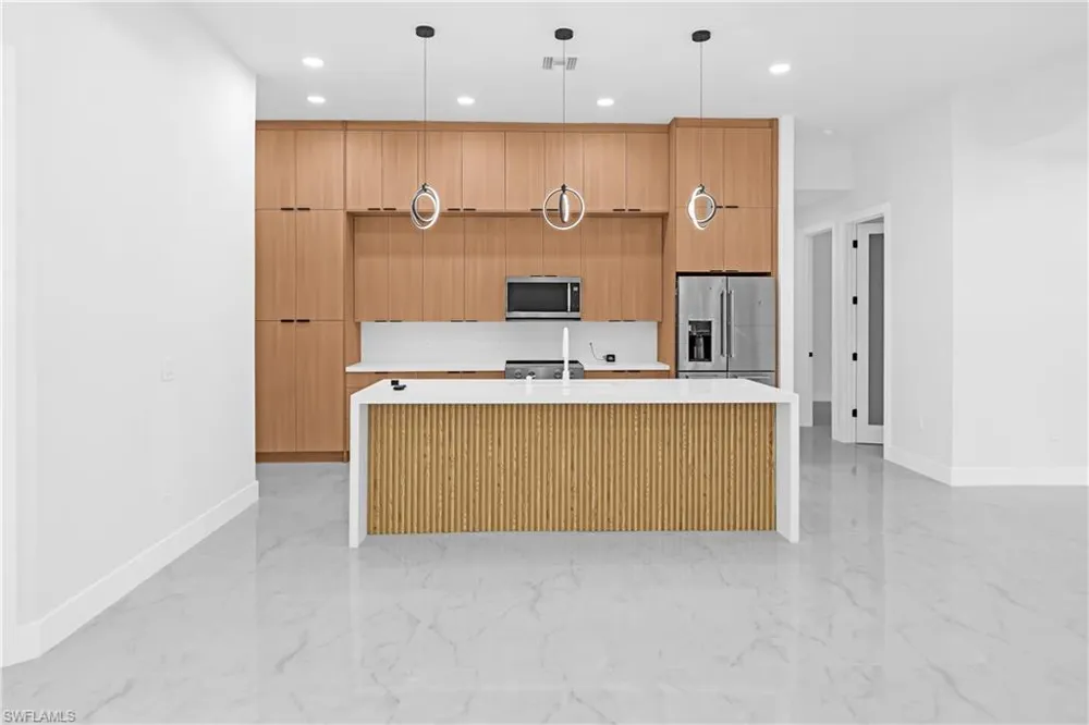 2415 NE 22nd Place Cape Coral, FL 33909