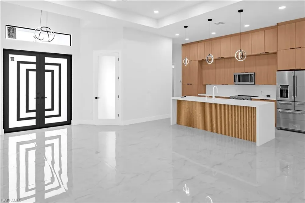 2415 NE 22nd Place Cape Coral, FL 33909