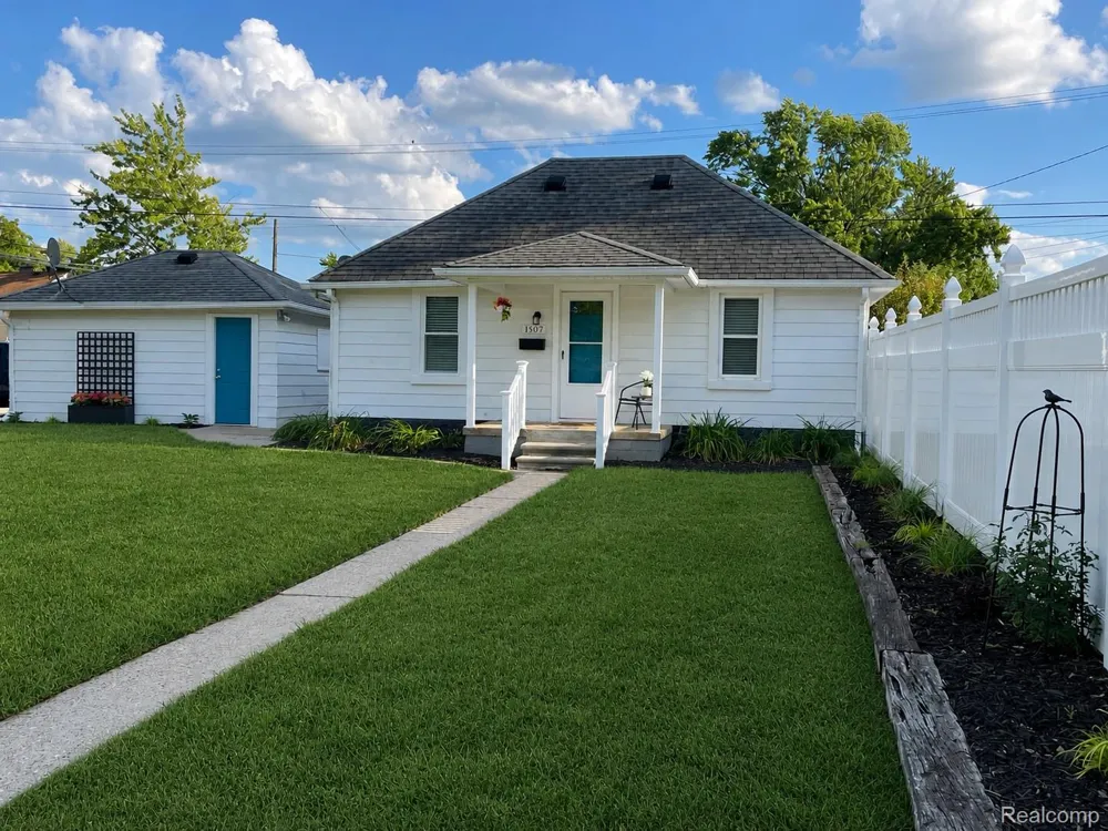 1507 Pagel Avenue Lincoln Park City, MI 48146