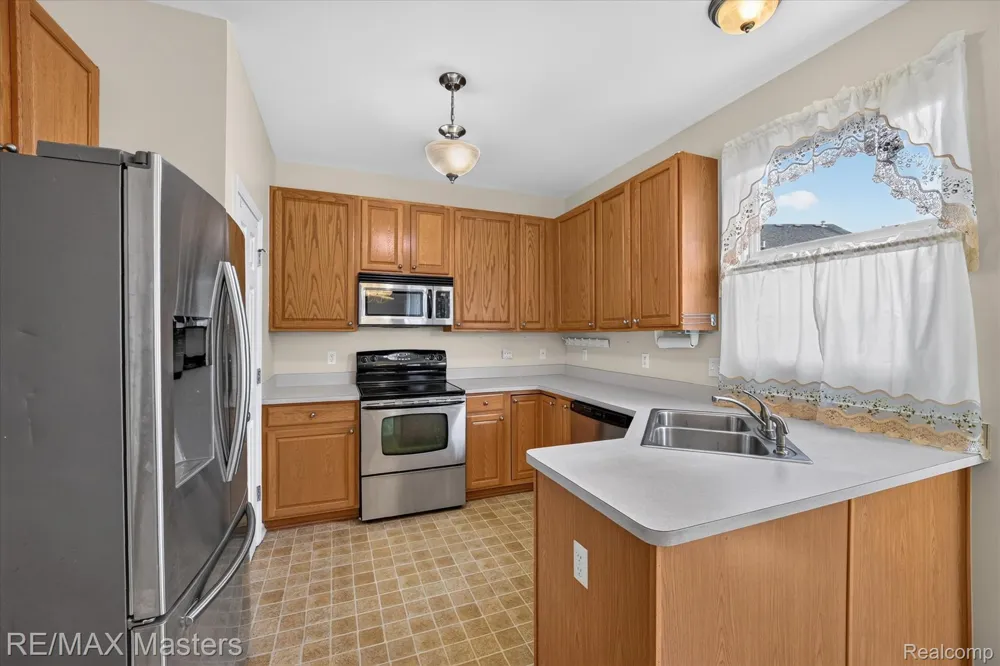 28377 Essex Flat Rock City, MI 48134