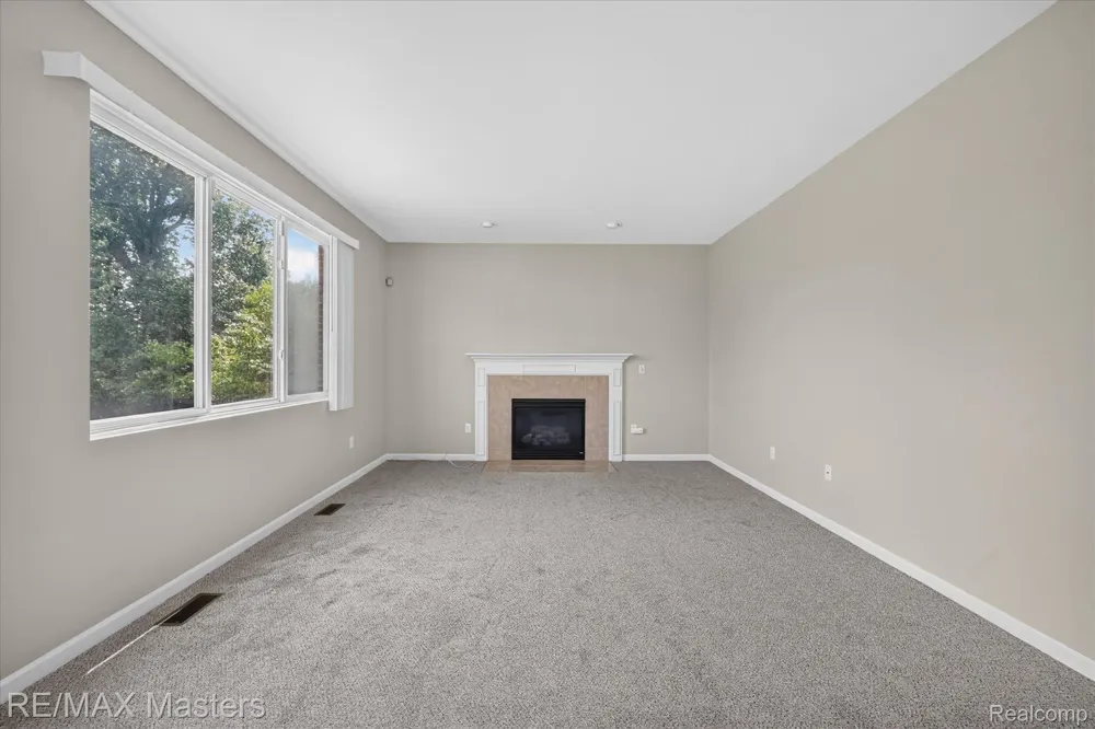 28377 Essex Flat Rock City, MI 48134