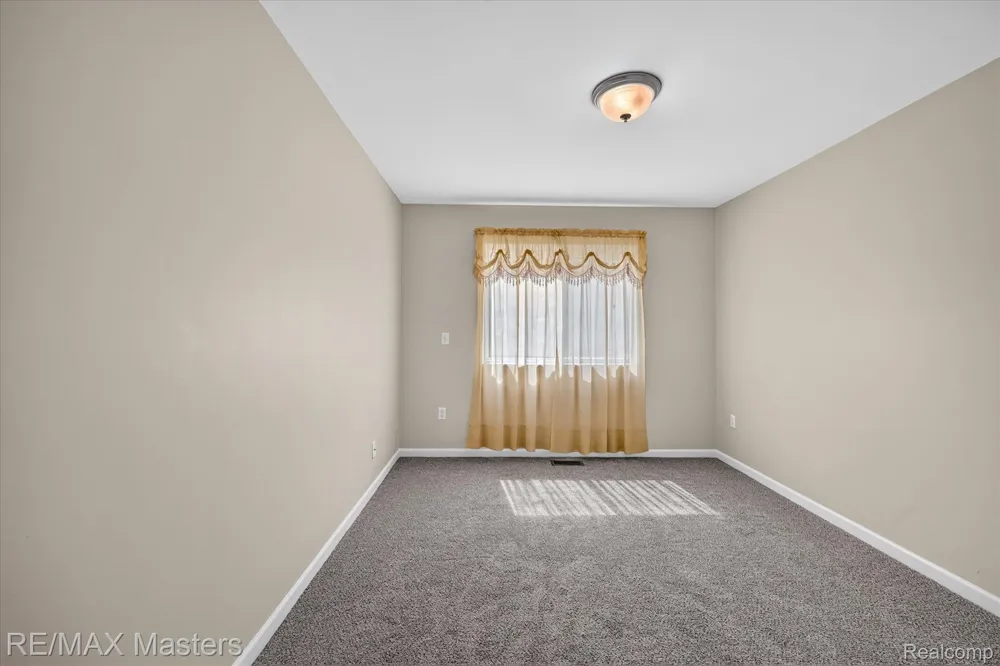 28377 Essex Flat Rock City, MI 48134