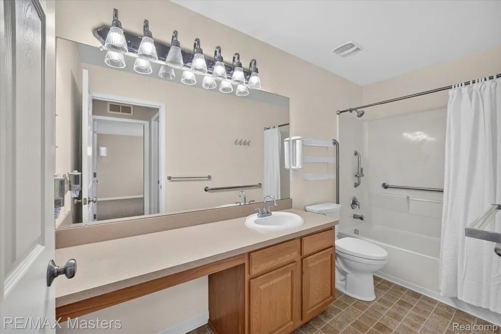 28377 Essex Flat Rock City, MI 48134