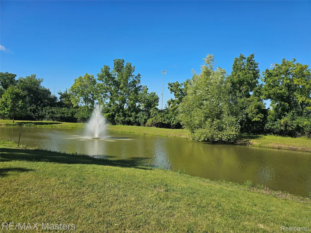 28377 Essex Flat Rock City, MI 48134