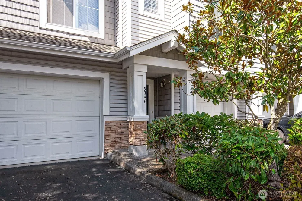 5349 236th Place SE #27-2 Issaquah, WA 98029