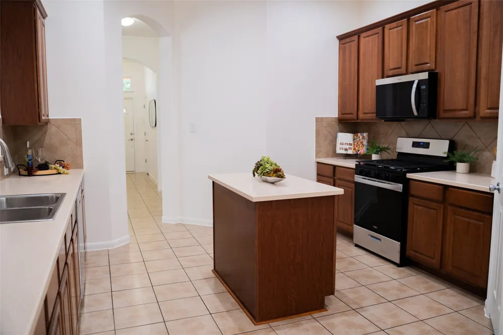 4498 Heritage Well Lane Round Rock, TX 78665