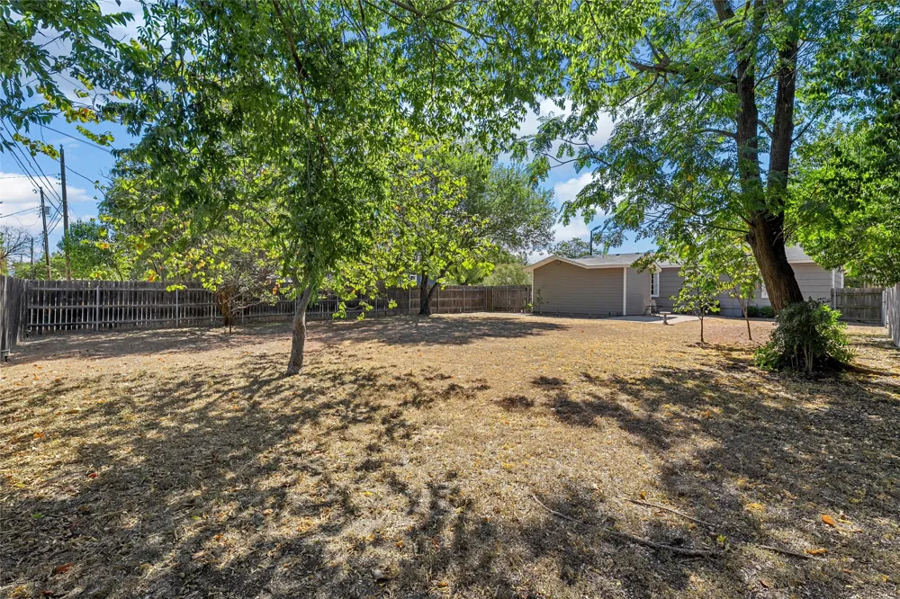 3801 Grim Avenue Waco, TX 76710
