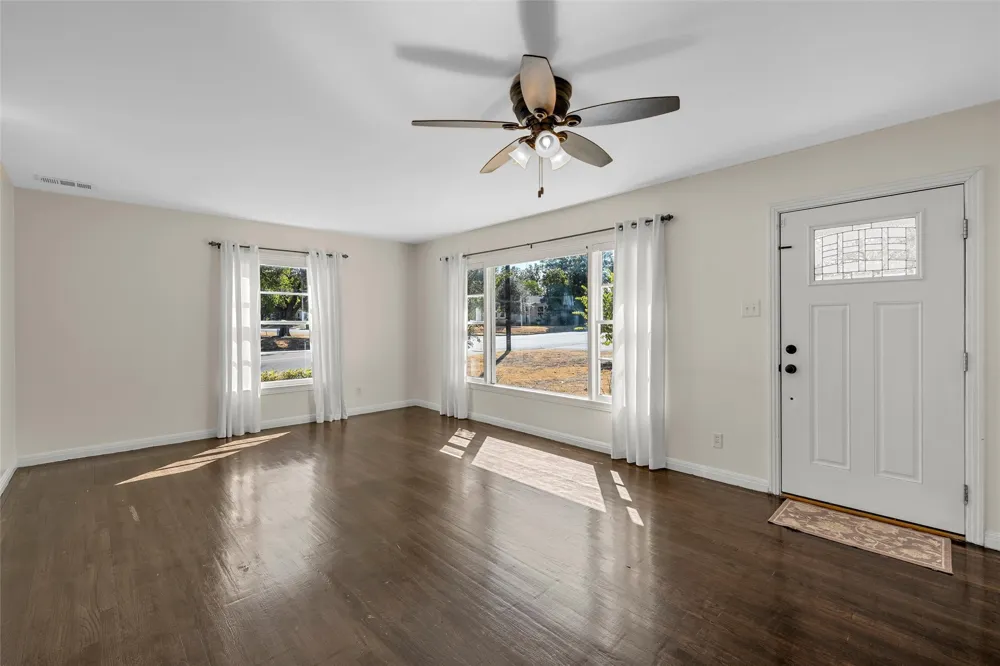3801 Grim Avenue Waco, TX 76710