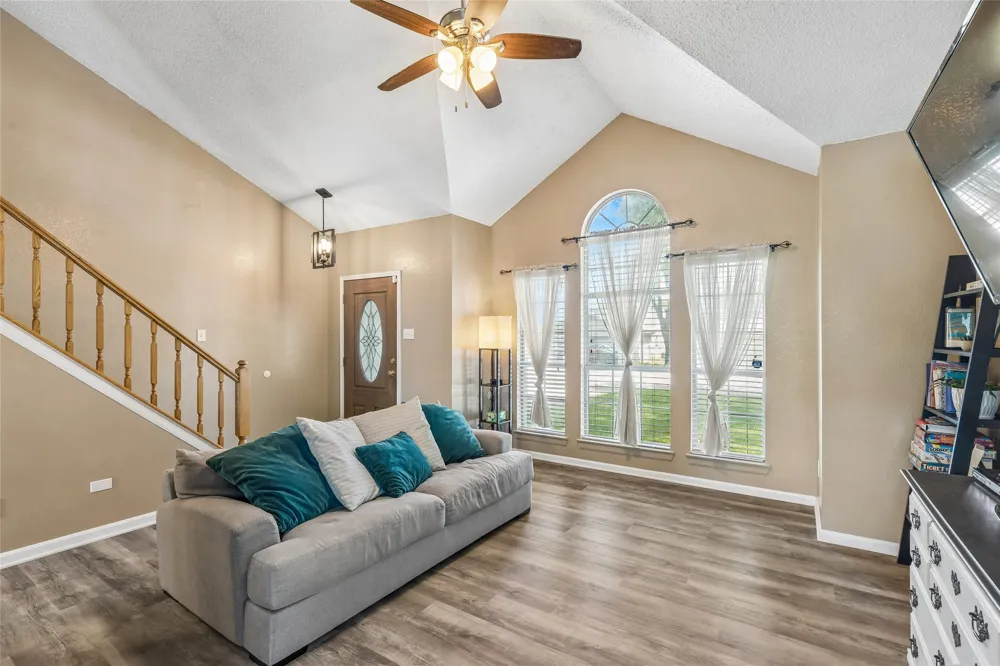 2325 Kildeer Trail Grand Prairie, TX 75052