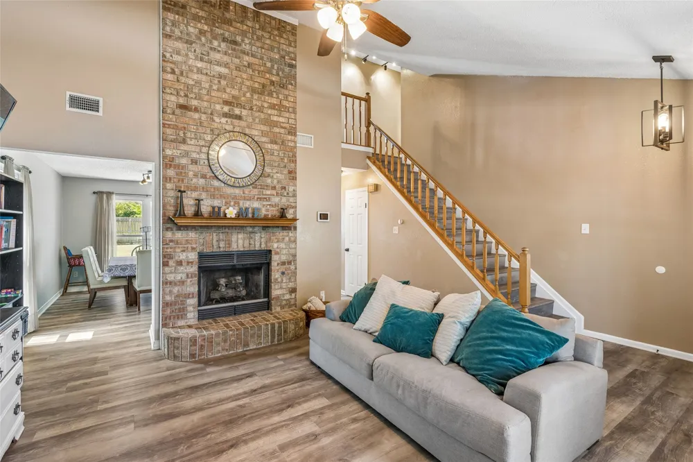 2325 Kildeer Trail Grand Prairie, TX 75052