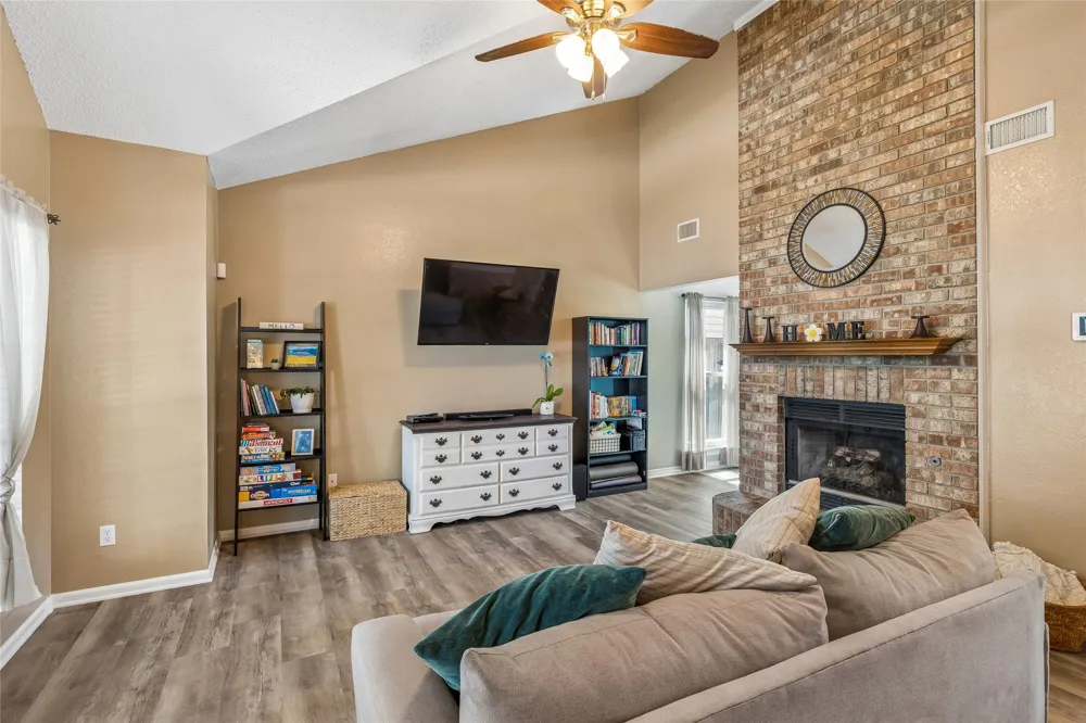 2325 Kildeer Trail Grand Prairie, TX 75052
