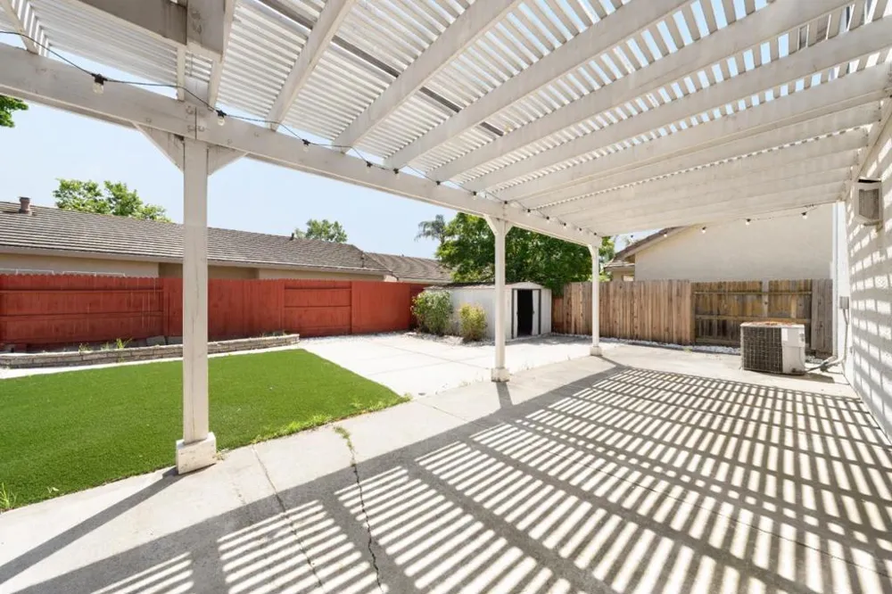 5700 Gold Poppy Way Elk Grove, CA 95757