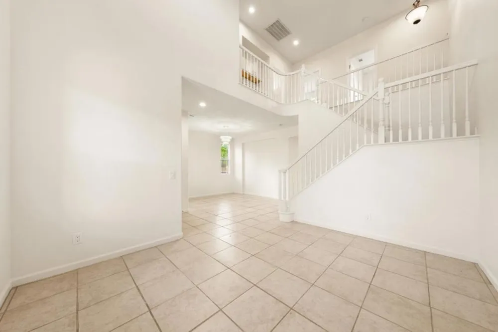 5700 Gold Poppy Way Elk Grove, CA 95757