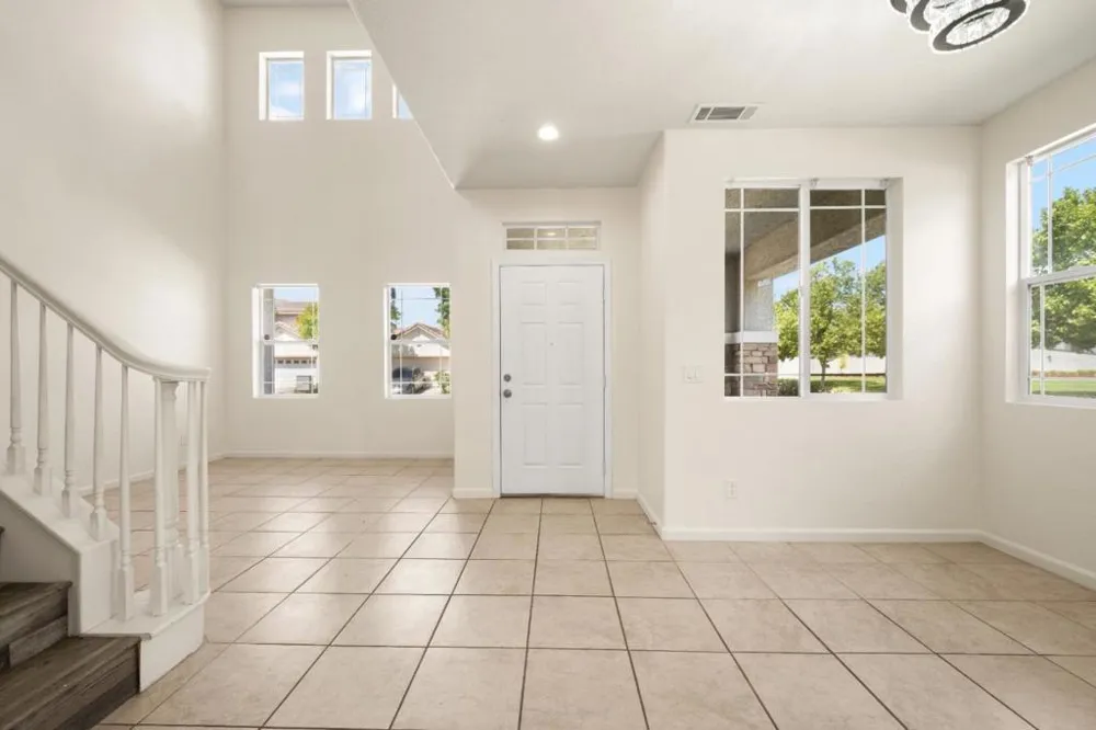 5700 Gold Poppy Way Elk Grove, CA 95757