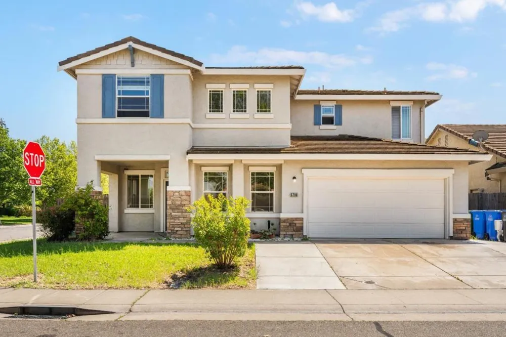 5700 Gold Poppy Way Elk Grove, CA 95757