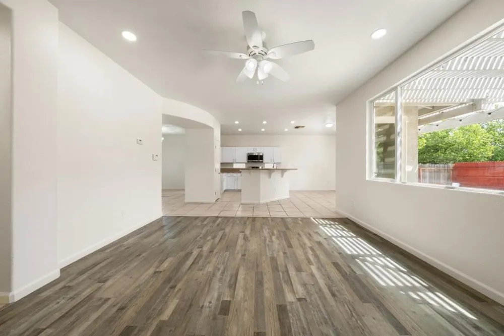 5700 Gold Poppy Way Elk Grove, CA 95757