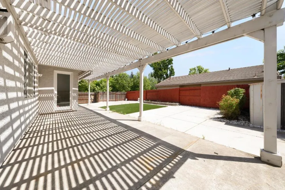 5700 Gold Poppy Way Elk Grove, CA 95757