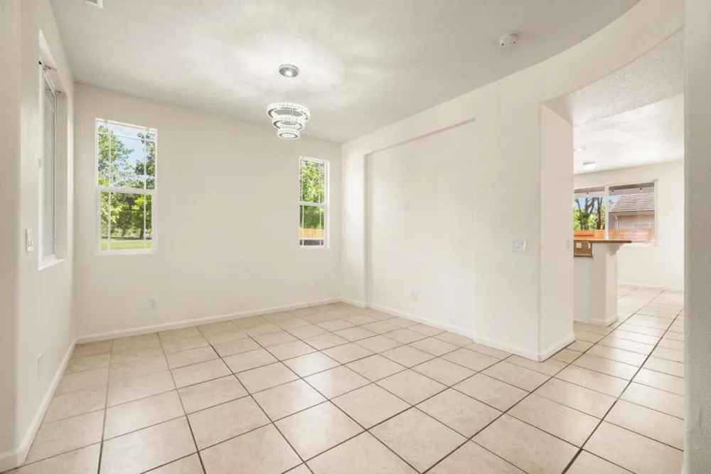 5700 Gold Poppy Way Elk Grove, CA 95757