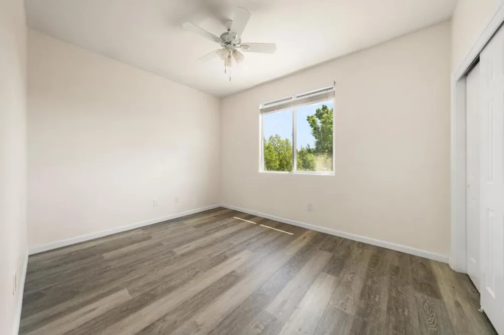 5700 Gold Poppy Way Elk Grove, CA 95757