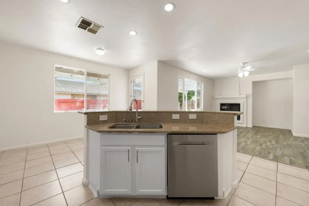 5700 Gold Poppy Way Elk Grove, CA 95757