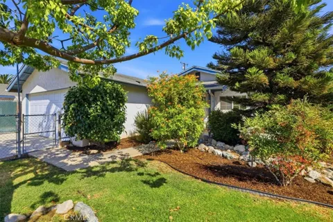 851 Garden Grove