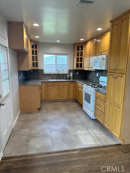 14338 Brookport Baldwin Park, CA 91706