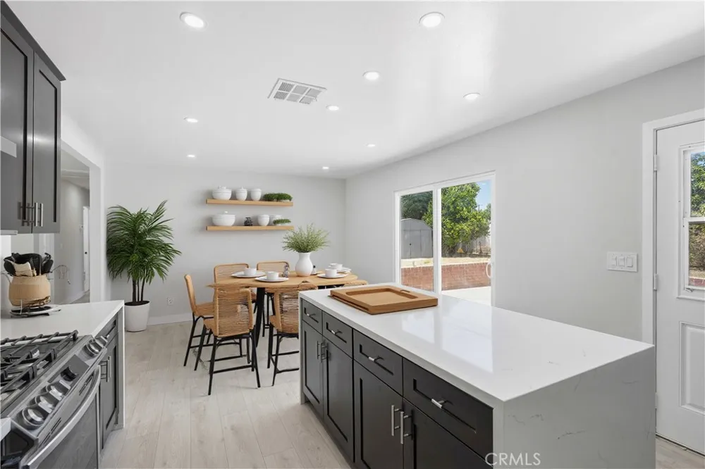 6289 Dana Avenue Simi Valley, CA 93063