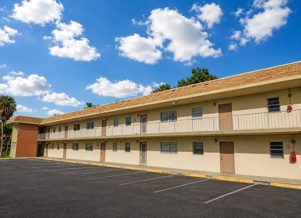 609 S STATE ROAD 7 #2D Margate, FL 33068