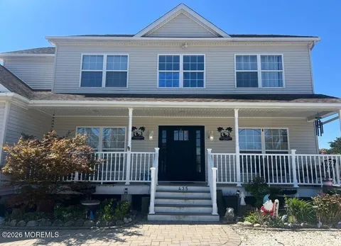435 Laurel Boulevard
