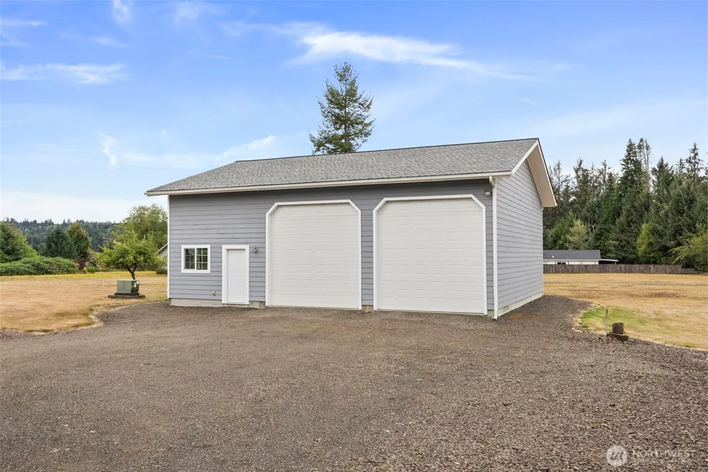15 Penny Lane Raymond, WA 98577