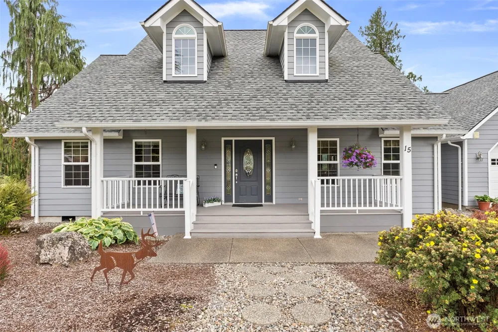 15 Penny Lane Raymond, WA 98577