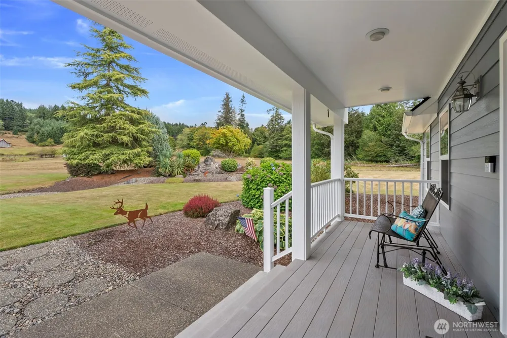 15 Penny Lane Raymond, WA 98577