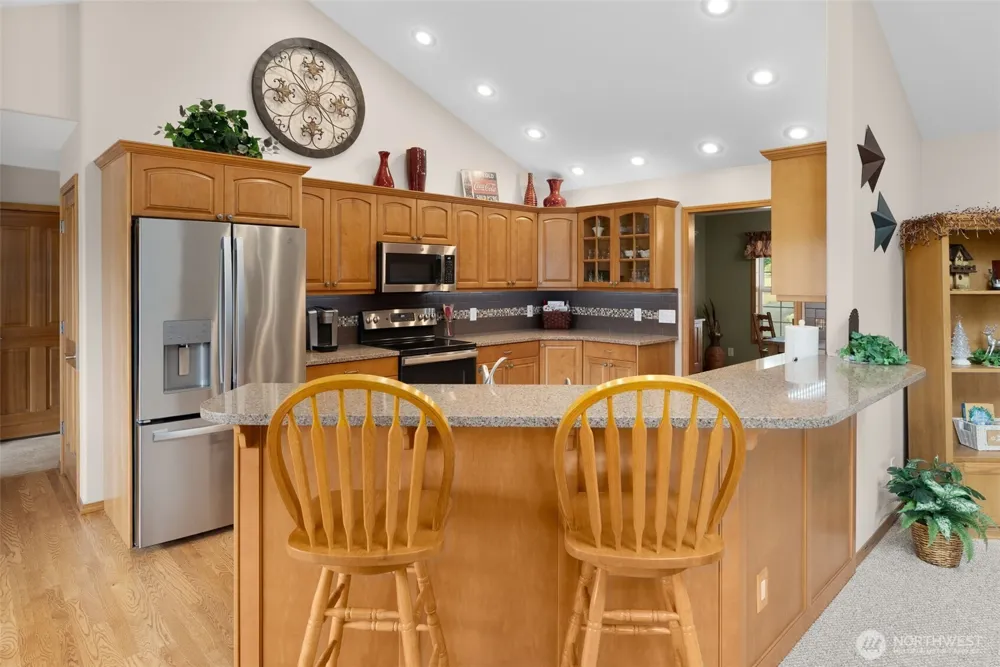 15 Penny Lane Raymond, WA 98577