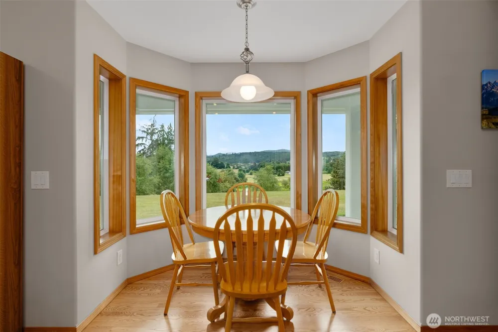 15 Penny Lane Raymond, WA 98577