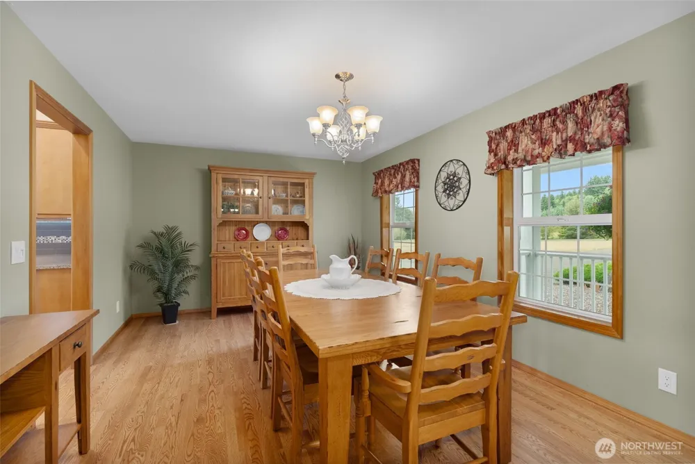 15 Penny Lane Raymond, WA 98577