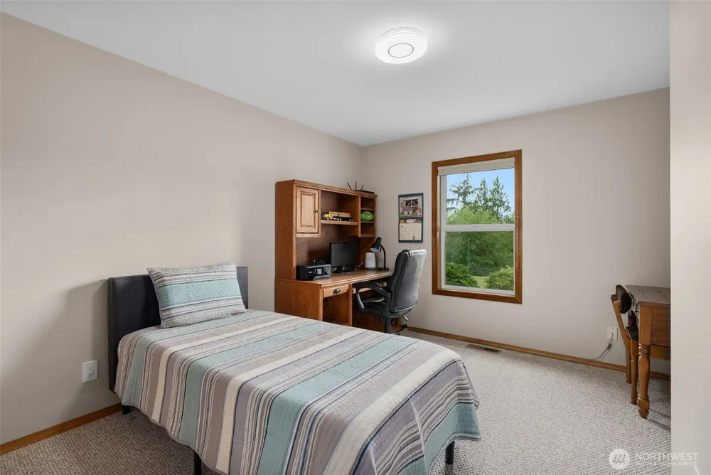 15 Penny Lane Raymond, WA 98577