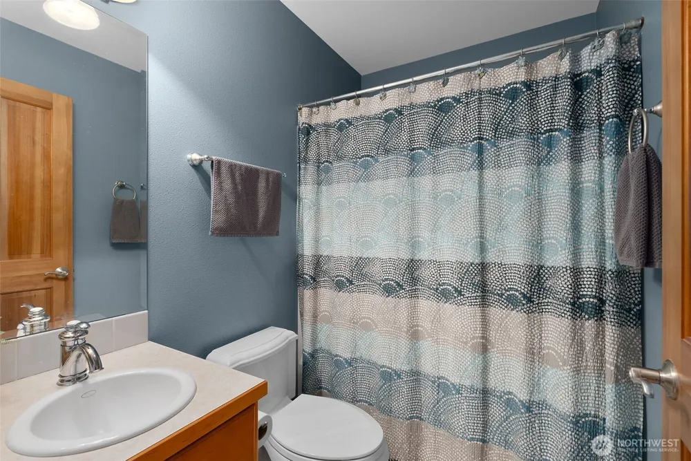 15 Penny Lane Raymond, WA 98577