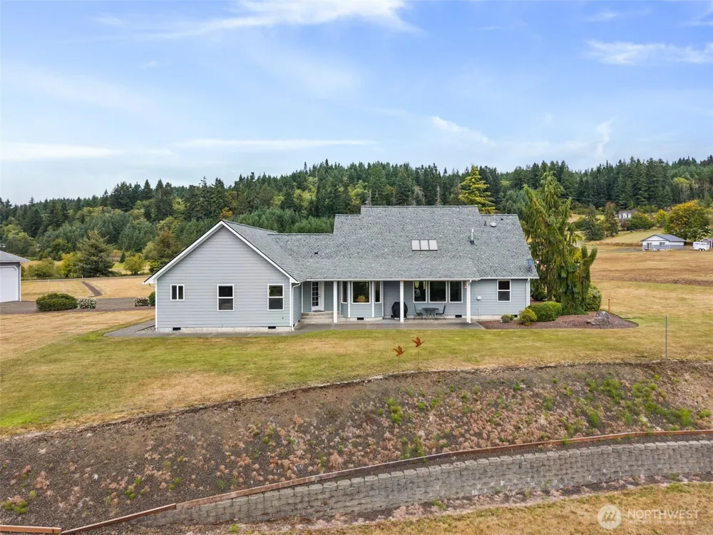 15 Penny Lane Raymond, WA 98577