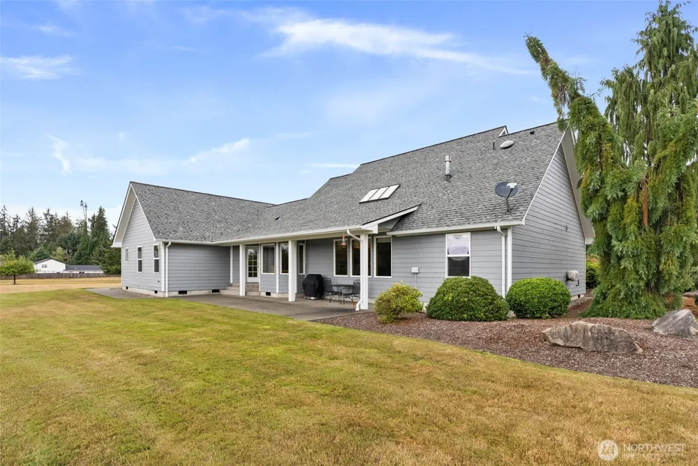 15 Penny Lane Raymond, WA 98577